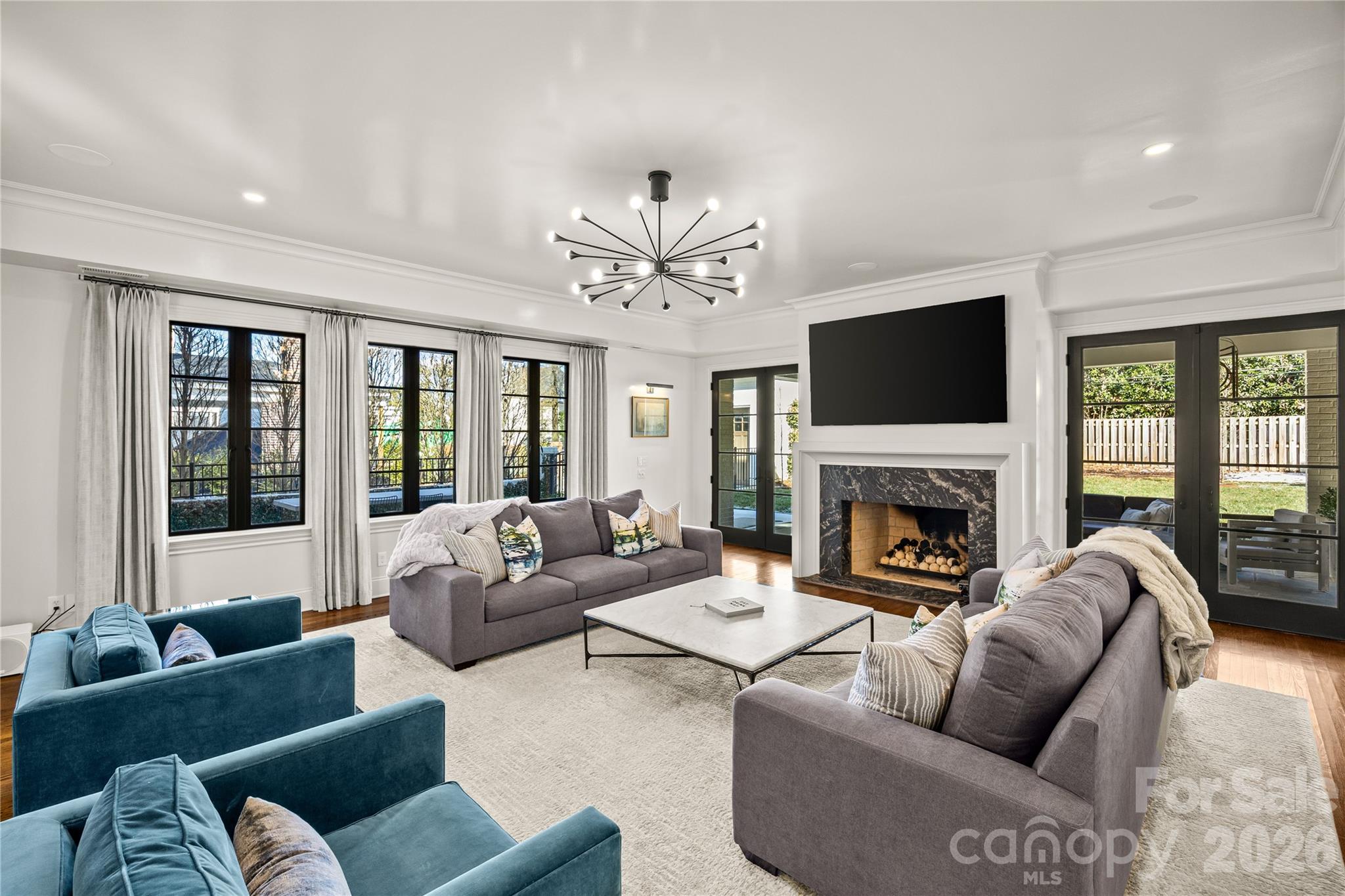 1935 Queens Road W Charlotte NC 28207