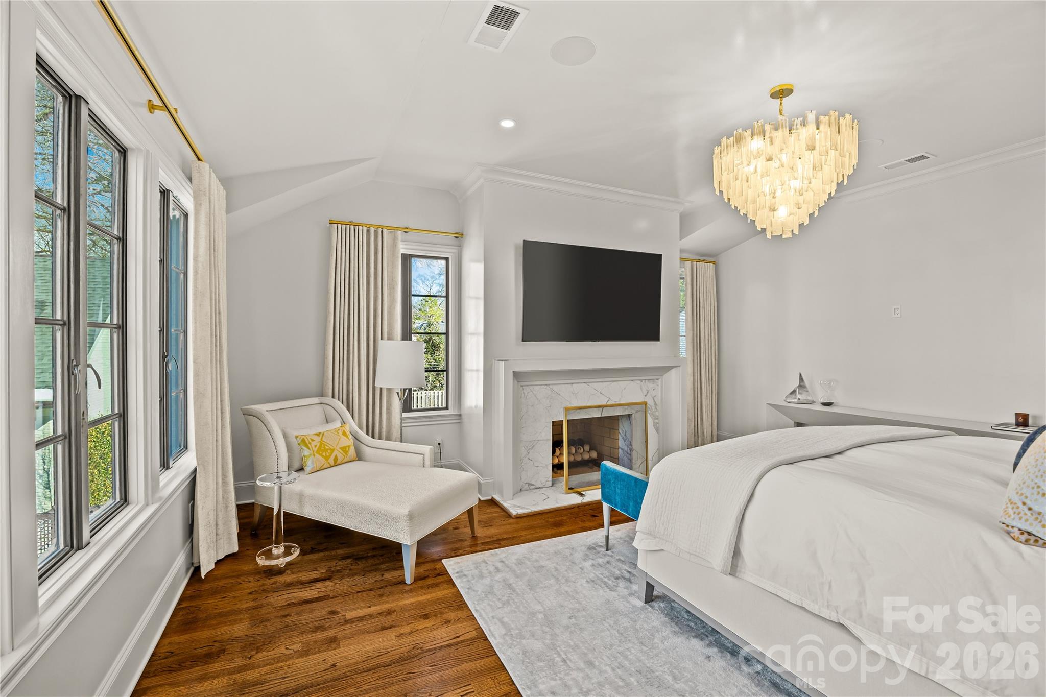 1935 Queens Road W Charlotte NC 28207