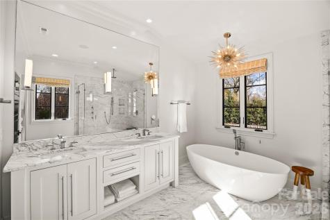 1935 Queens Road W Charlotte NC 28207