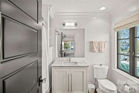 1935 Queens Road W Charlotte NC 28207