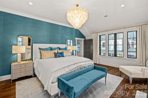 1935 Queens Road W Charlotte NC 28207