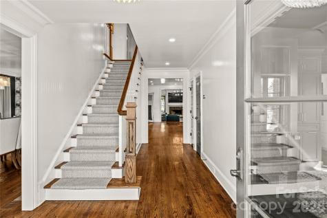 1935 Queens Road W Charlotte NC 28207