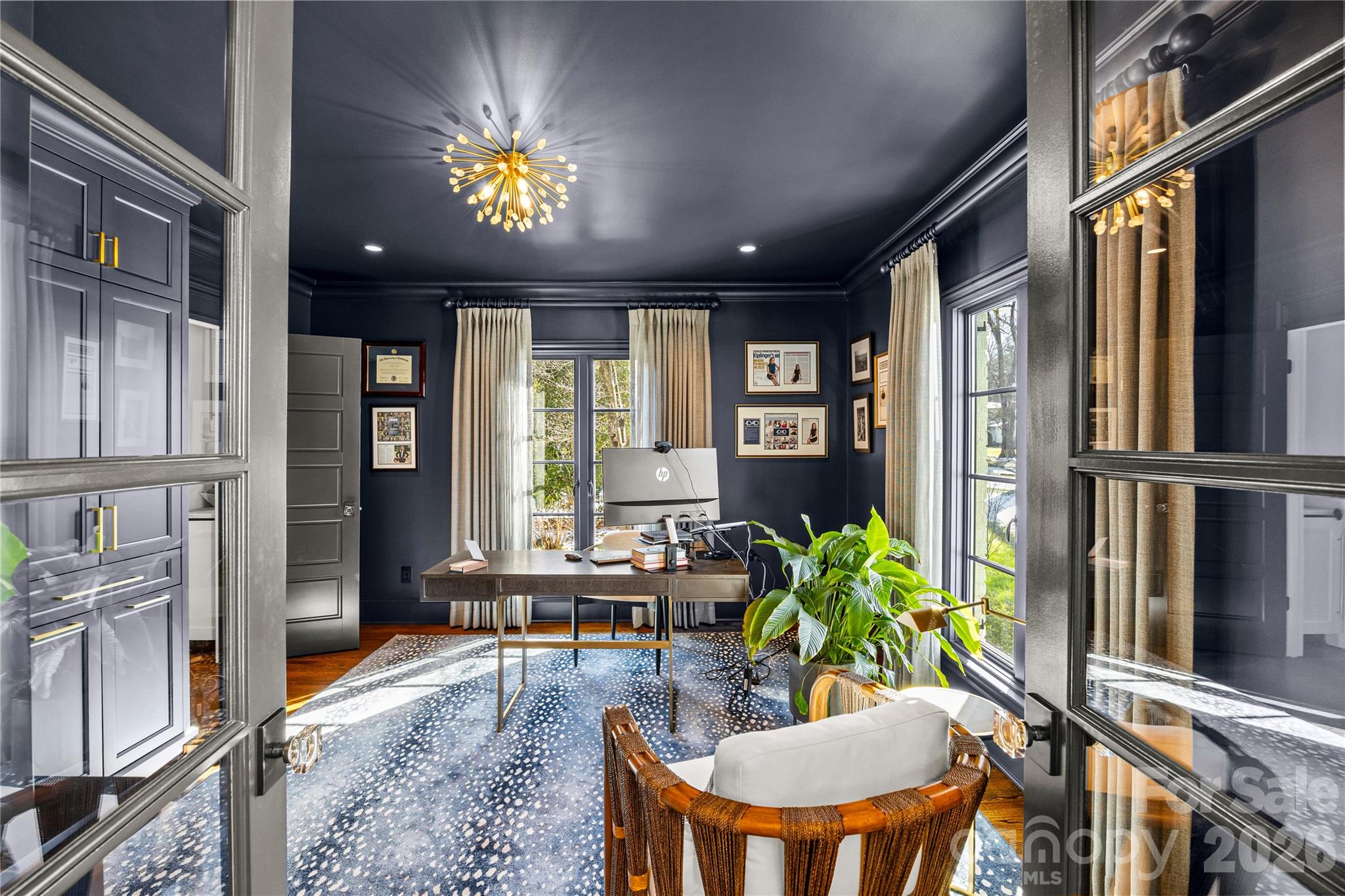 1935 Queens Road W Charlotte NC 28207
