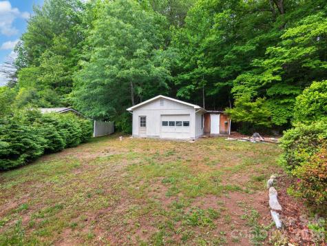 24 Piney Ridge Mountain Road Zirconia NC 28790