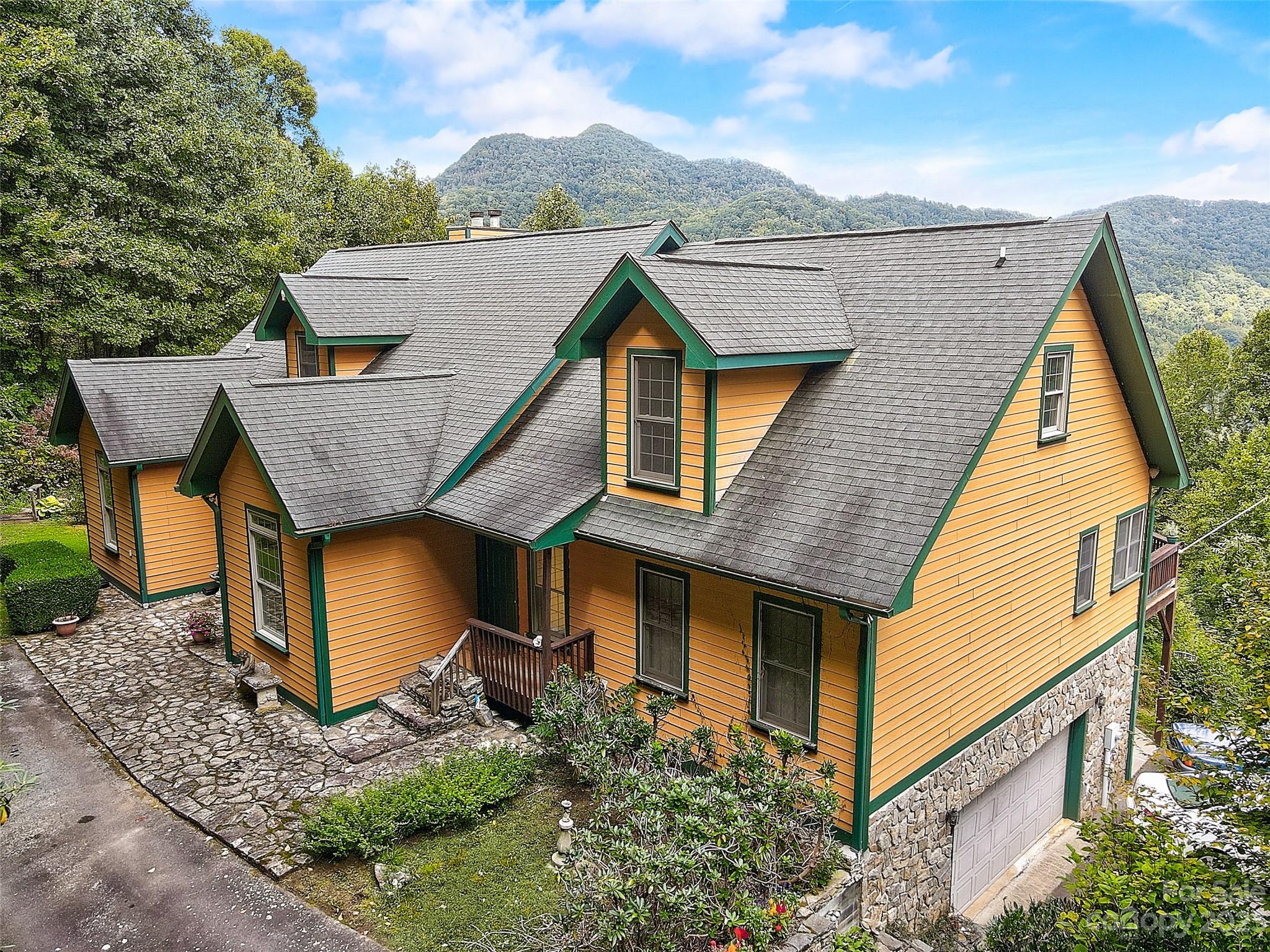 70 Cloud Nine Road Leicester NC 28748