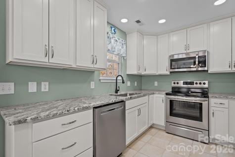 137 NE 4th Street Oak Island NC 28465