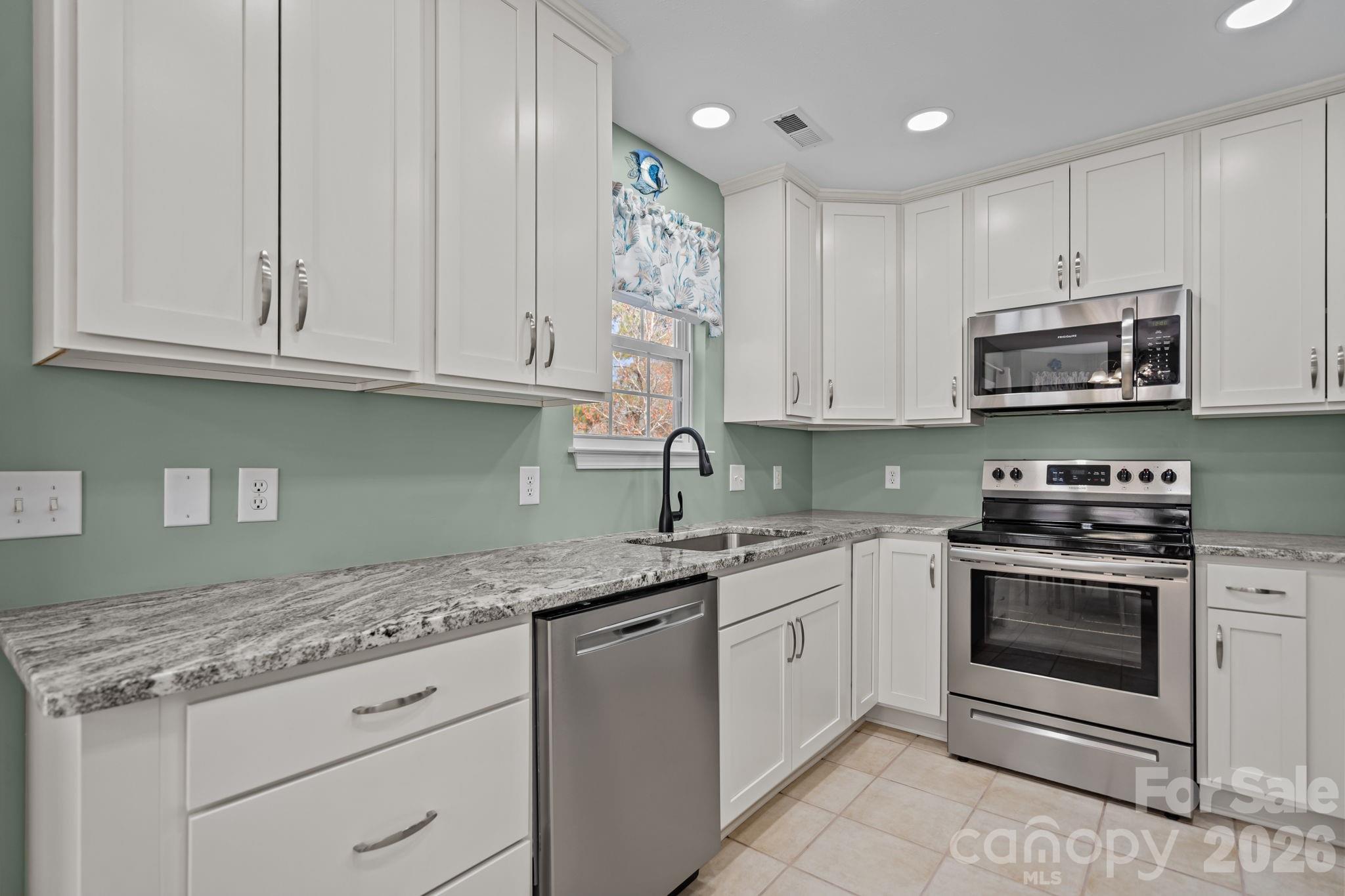 137 NE 4th Street Oak Island NC 28465