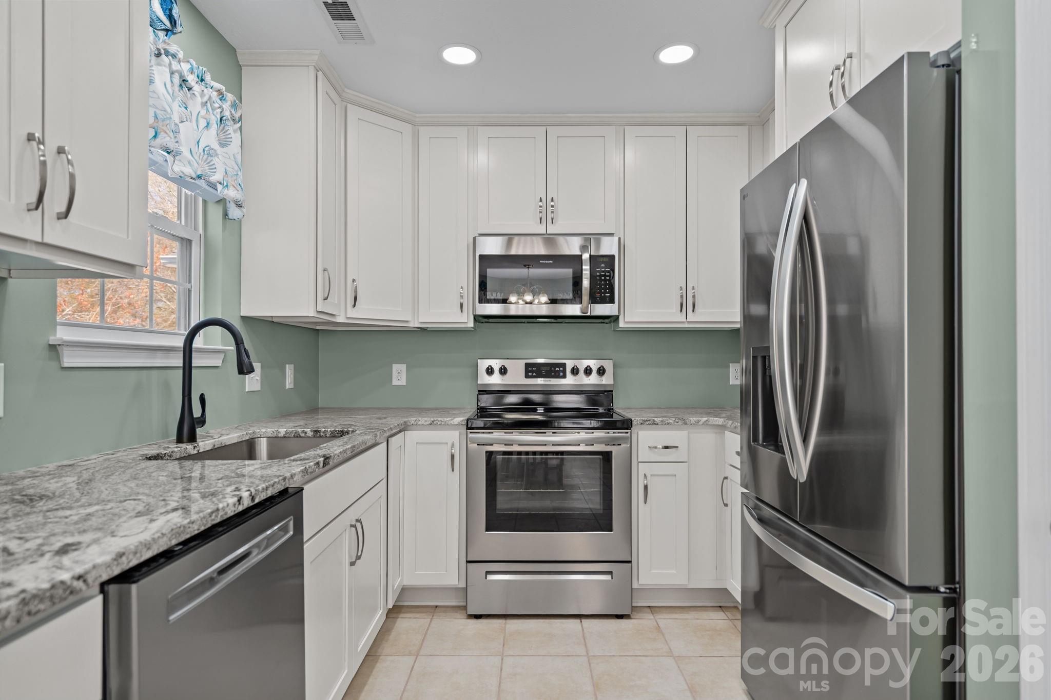 137 NE 4th Street Oak Island NC 28465