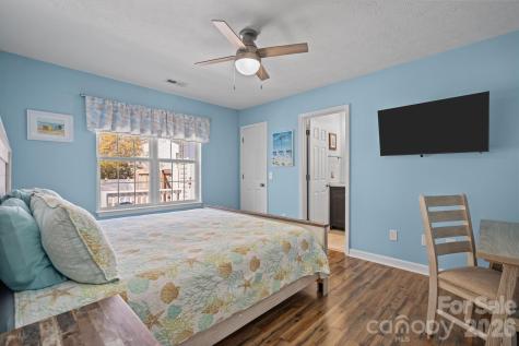 137 NE 4th Street Oak Island NC 28465