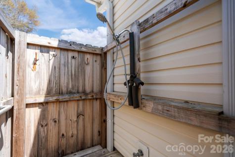 137 NE 4th Street Oak Island NC 28465