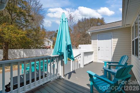 137 NE 4th Street Oak Island NC 28465