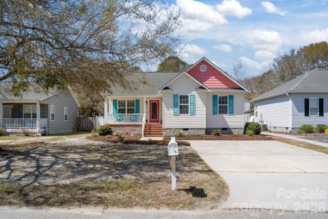 137 NE 4th Street Oak Island NC 28465