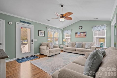137 NE 4th Street Oak Island NC 28465