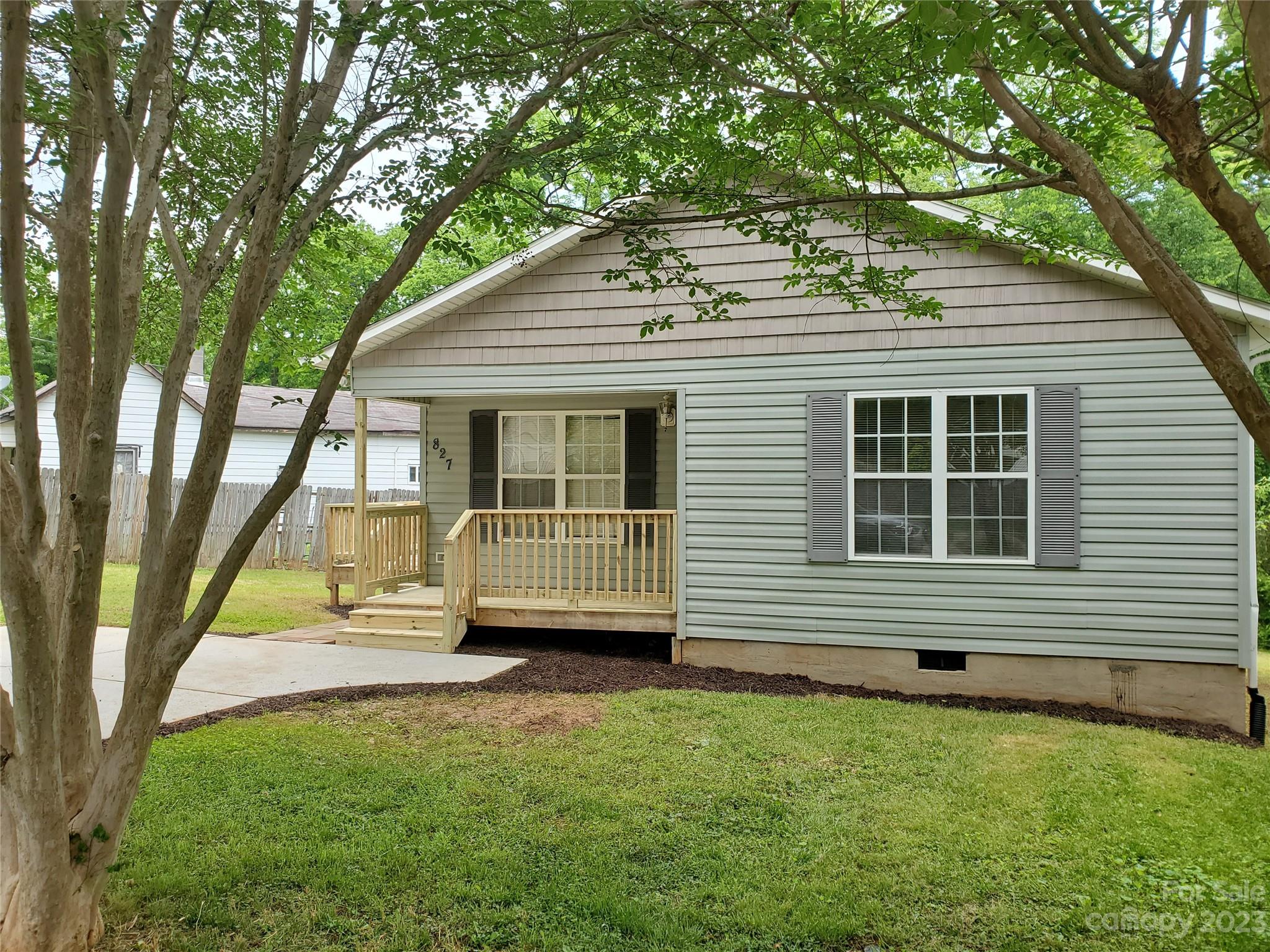 827 E 9th Street Newton NC 28658