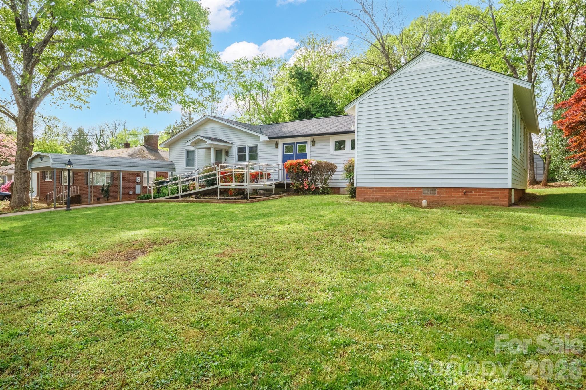305 W 9th Street Newton NC 28658