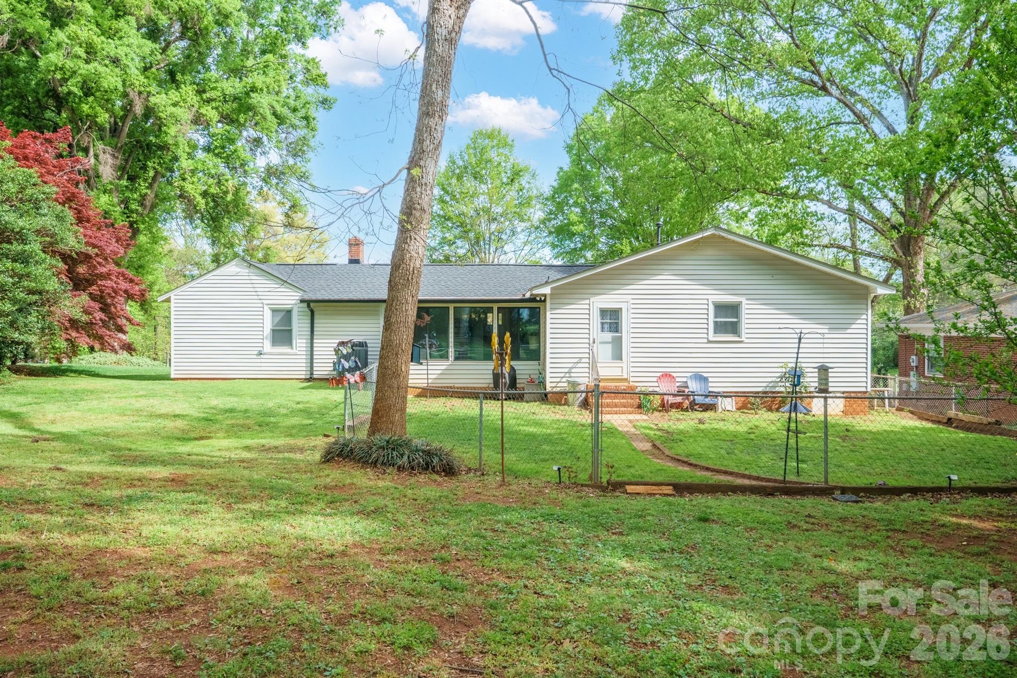 305 W 9th Street Newton NC 28658