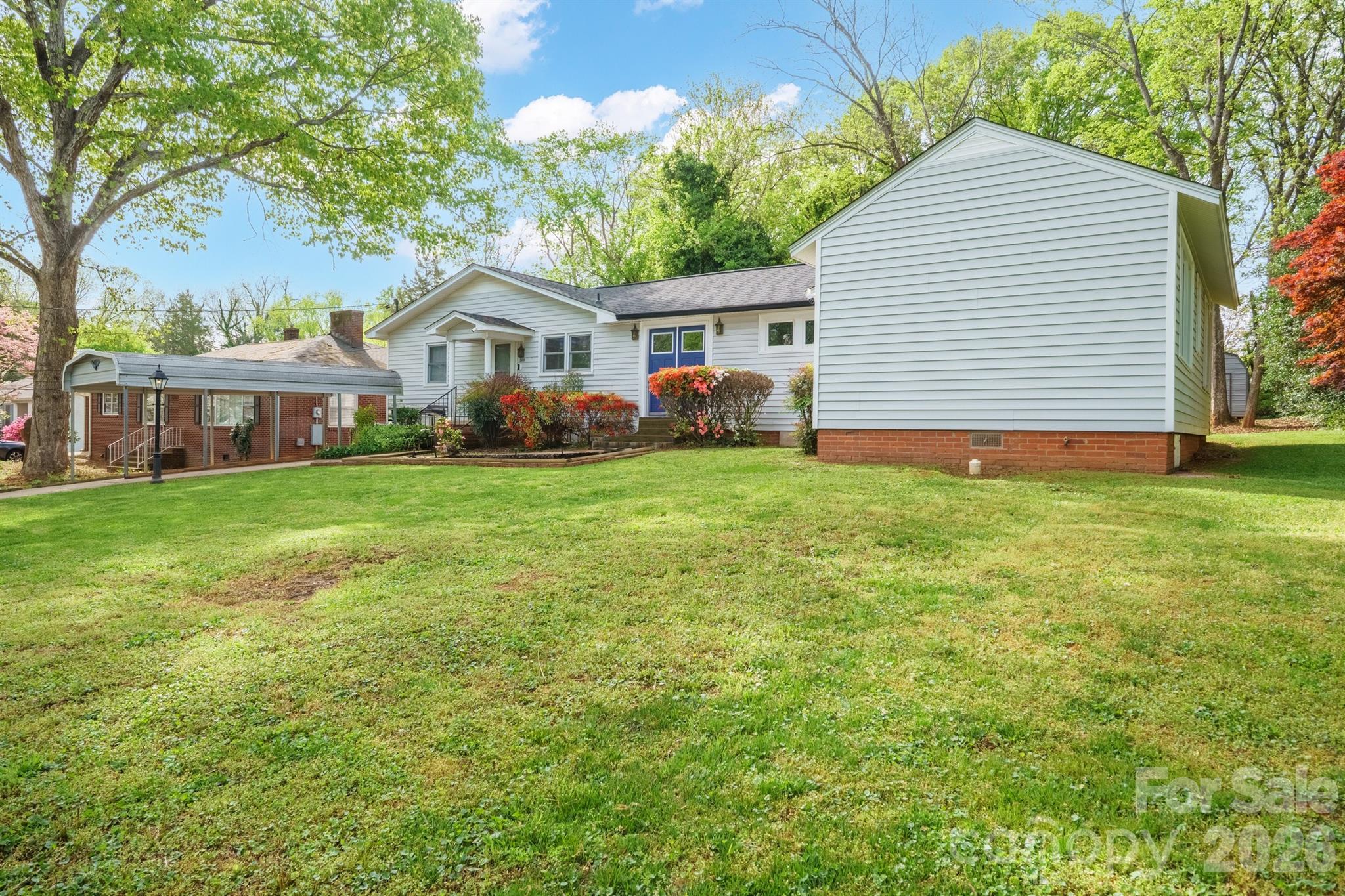 305 W 9th Street Newton NC 28658