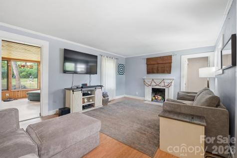 305 W 9th Street Newton NC 28658
