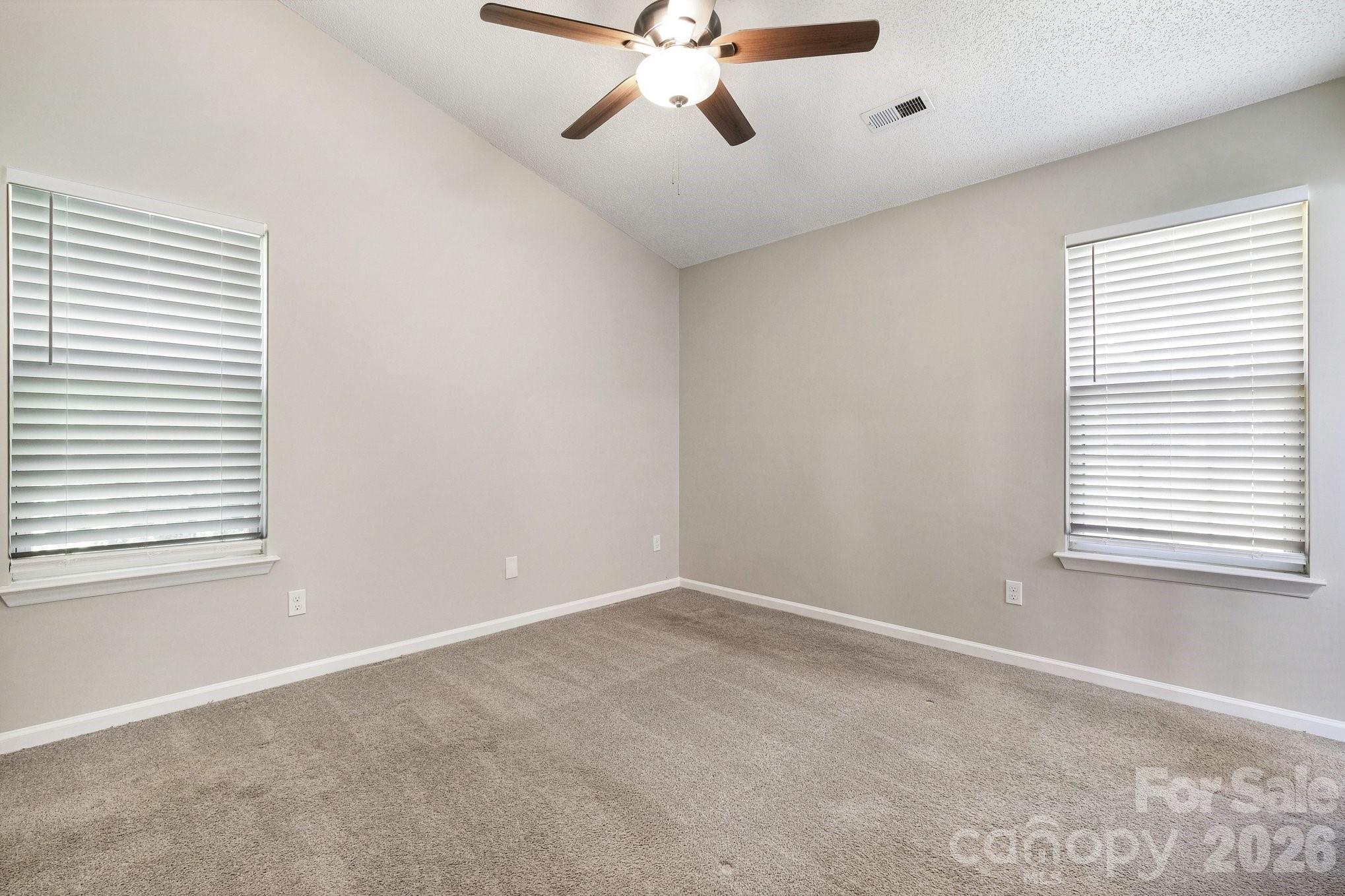 5463 Realtree Lane Charlotte NC 28214