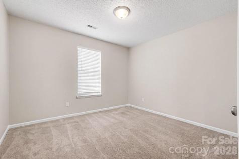 5463 Realtree Lane Charlotte NC 28214