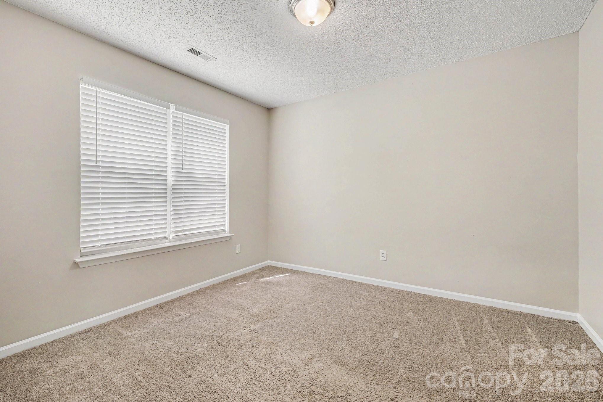 5463 Realtree Lane Charlotte NC 28214