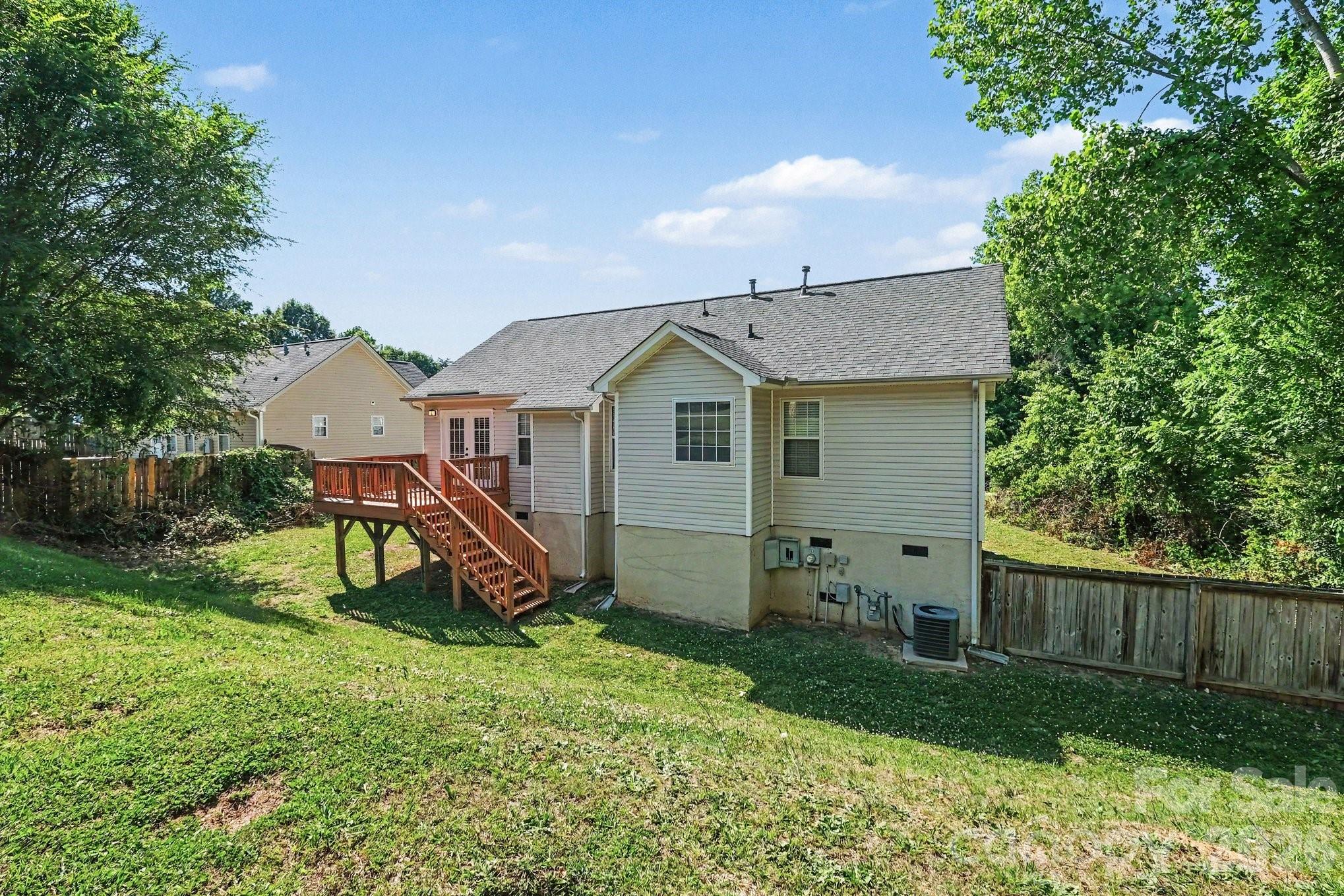5463 Realtree Lane Charlotte NC 28214