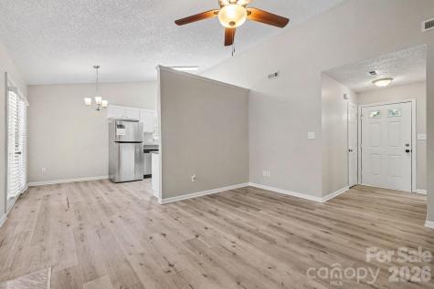 5463 Realtree Lane Charlotte NC 28214