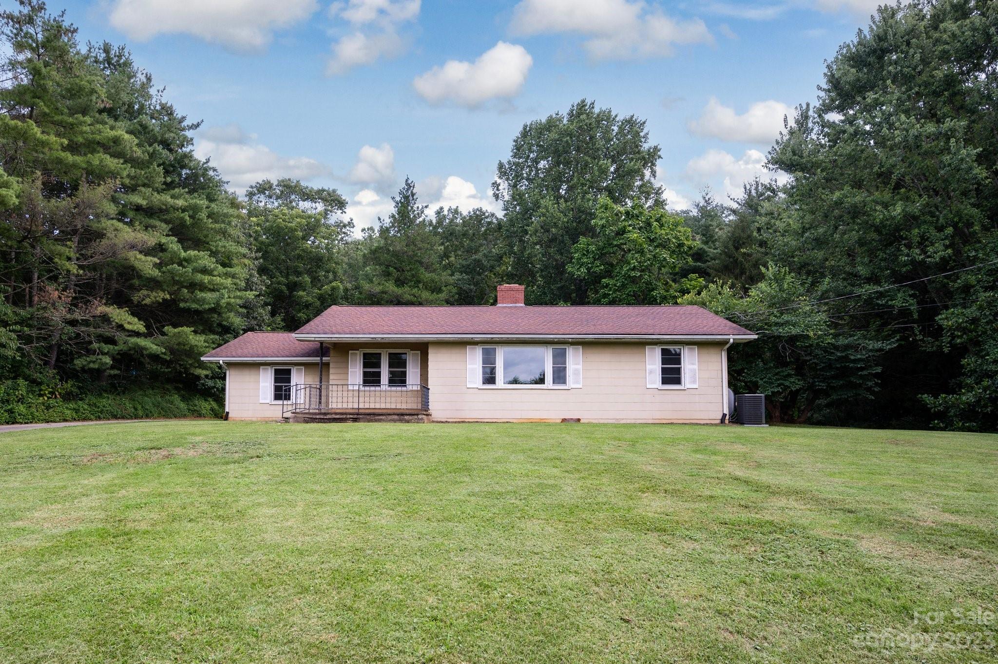 15 Larlyn Lane Asheville NC 28804