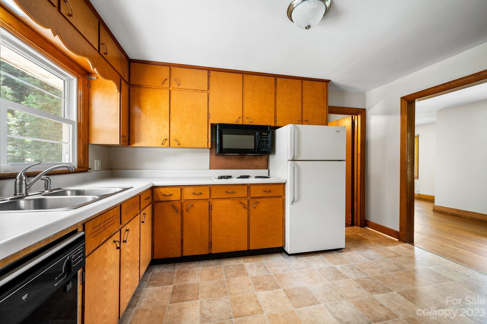 15 Larlyn Lane Asheville NC 28804