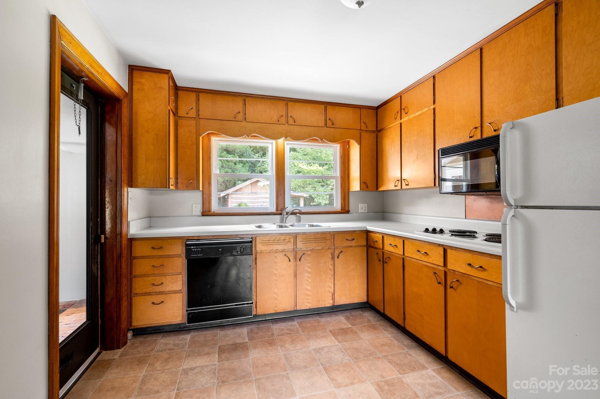 15 Larlyn Lane Asheville NC 28804