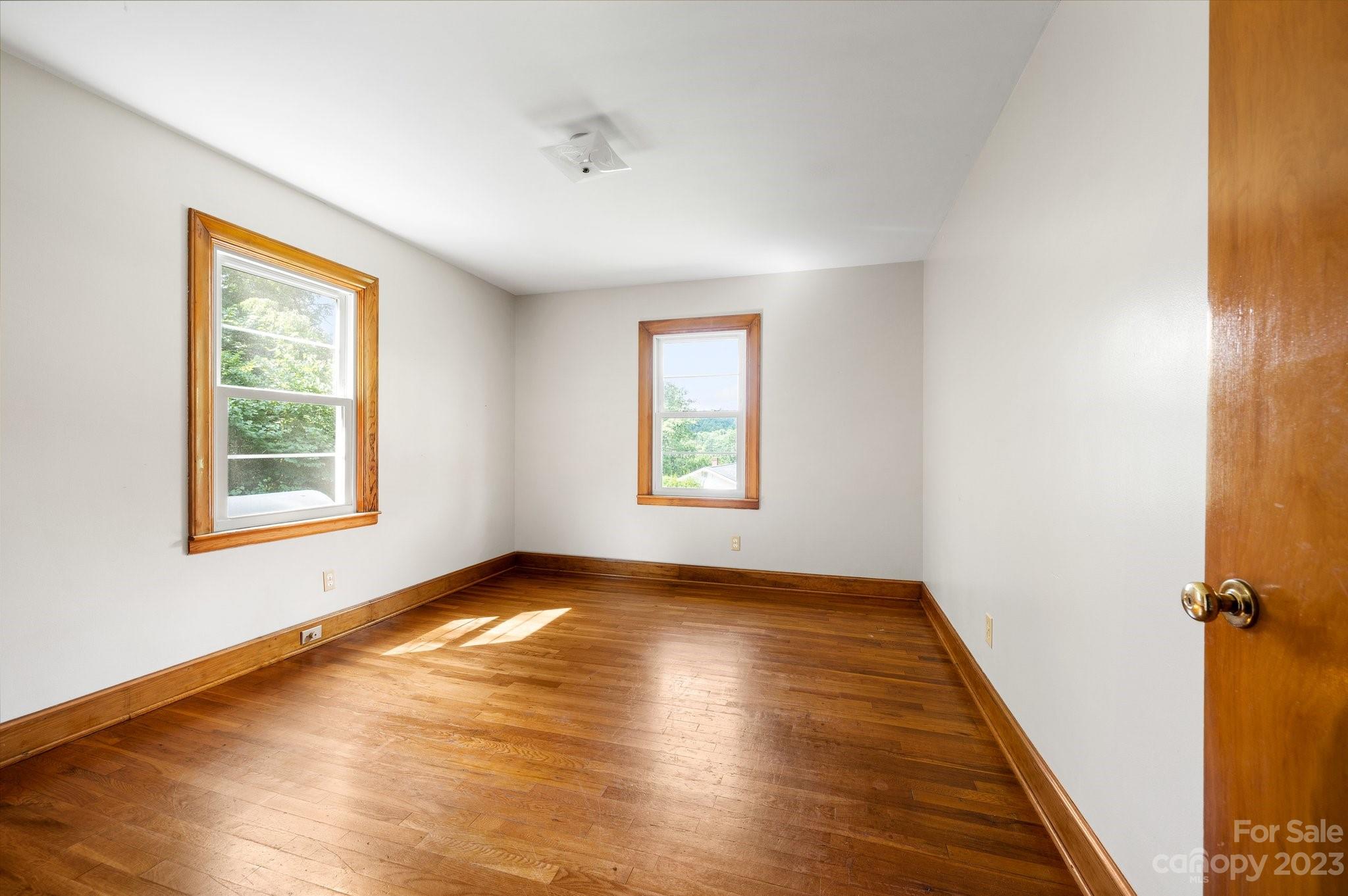 15 Larlyn Lane Asheville NC 28804