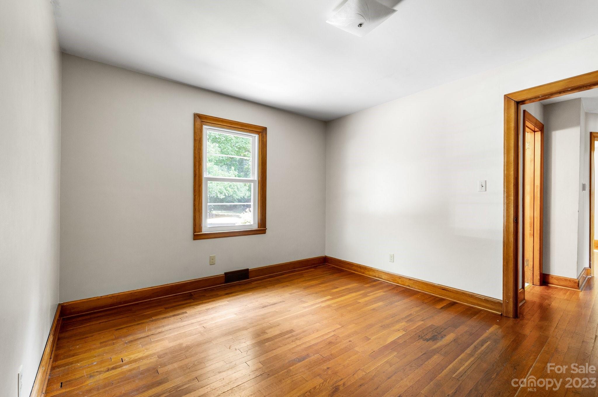 15 Larlyn Lane Asheville NC 28804