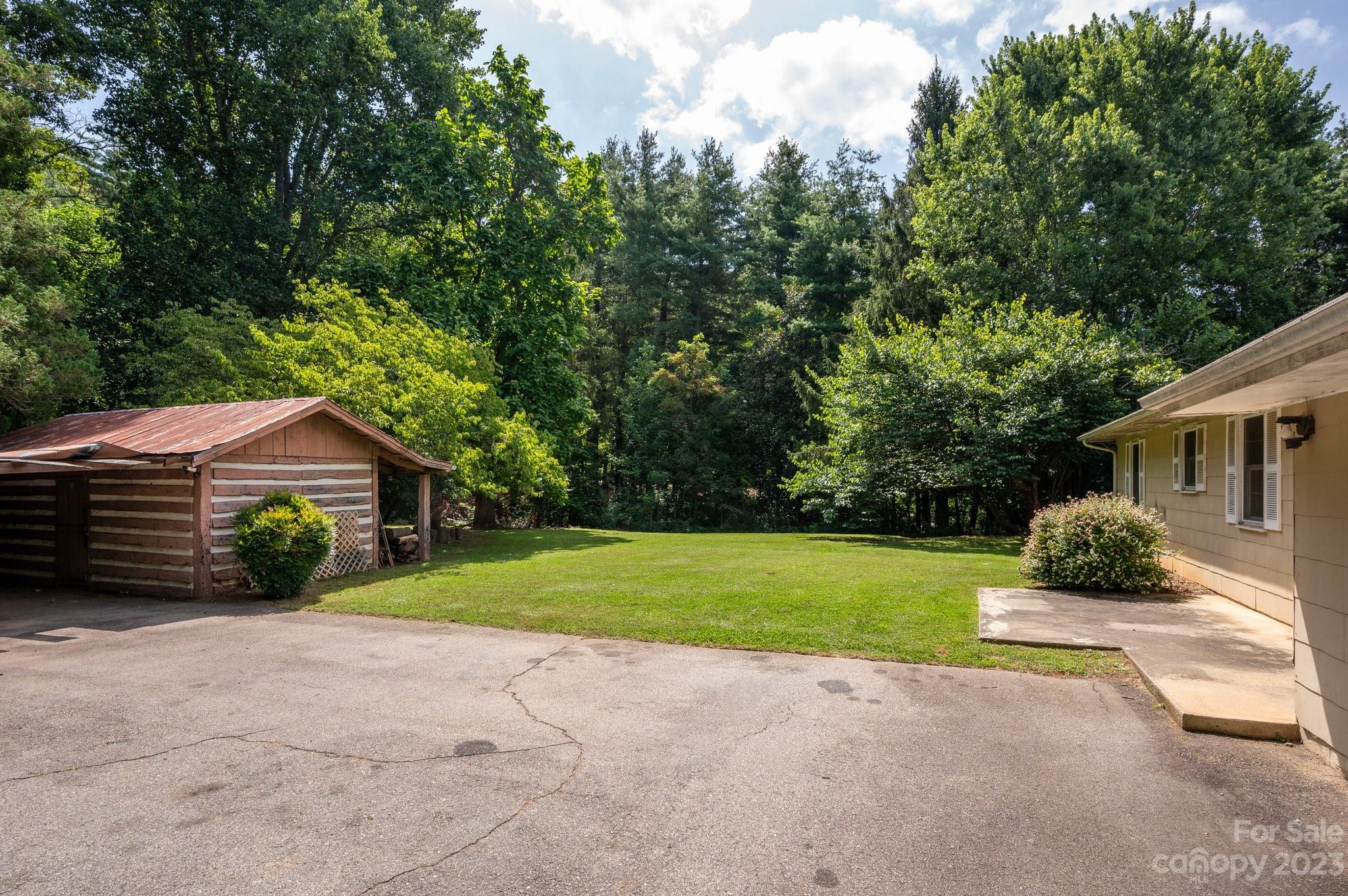15 Larlyn Lane Asheville NC 28804