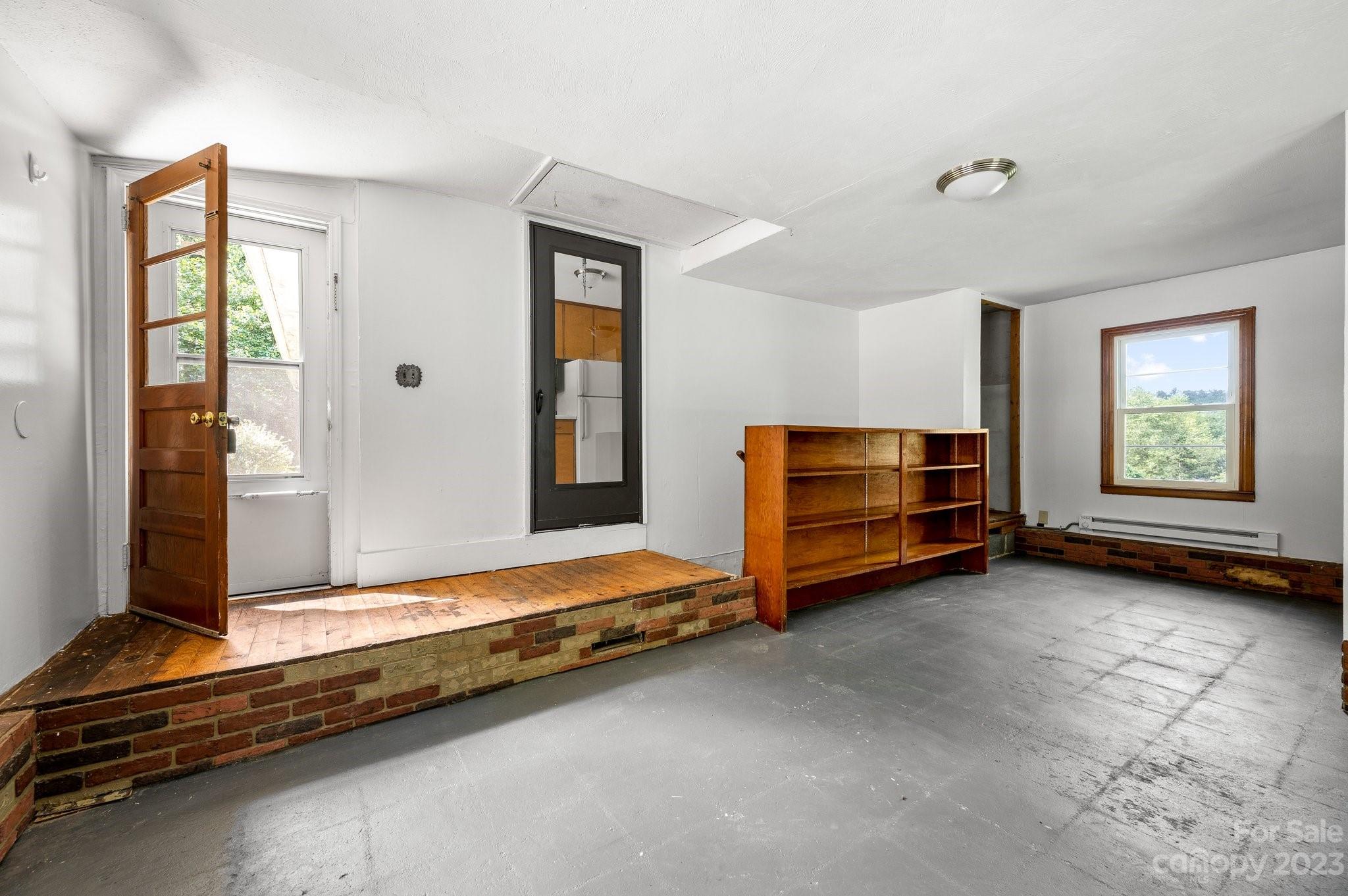 15 Larlyn Lane Asheville NC 28804