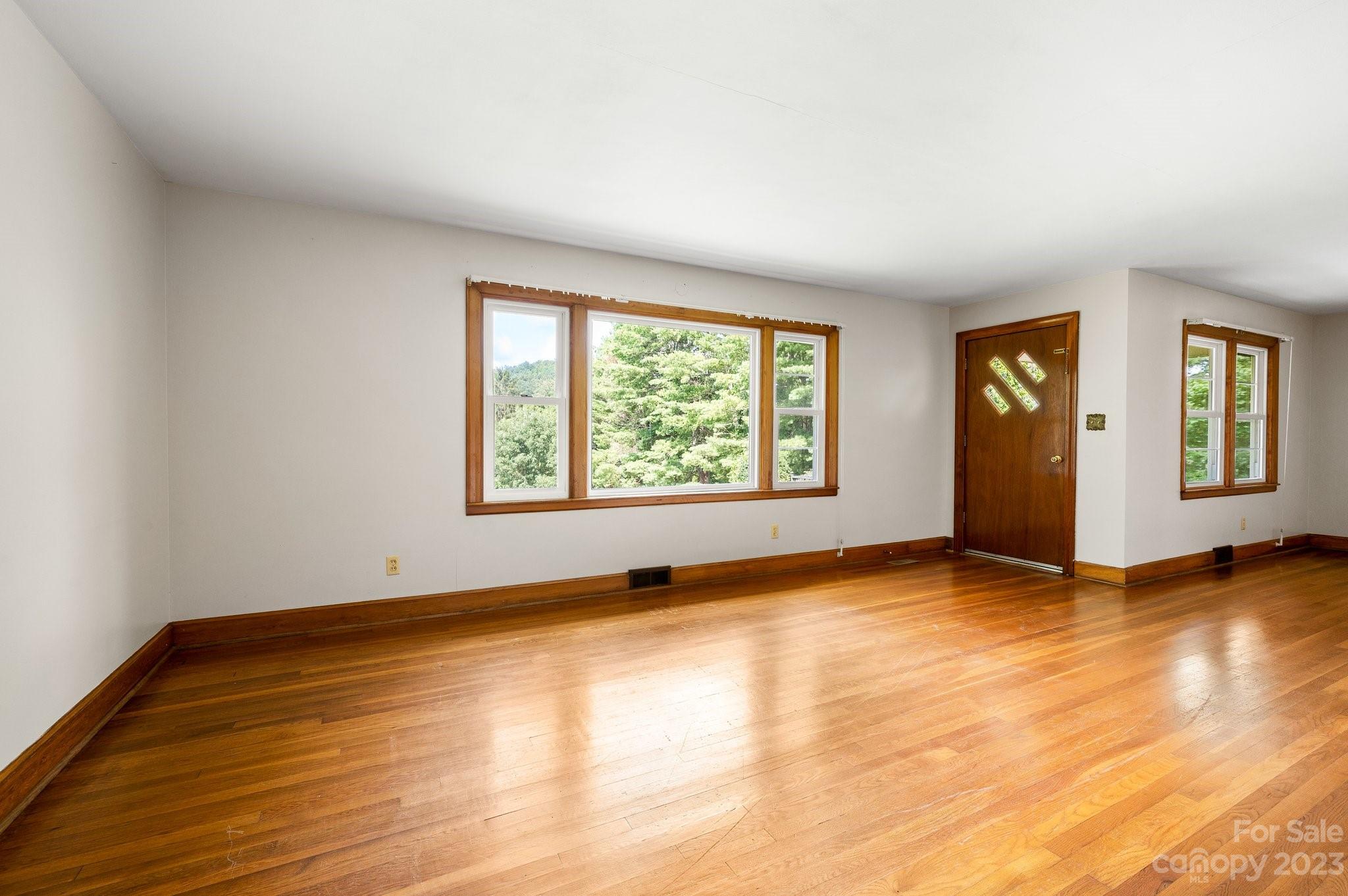15 Larlyn Lane Asheville NC 28804