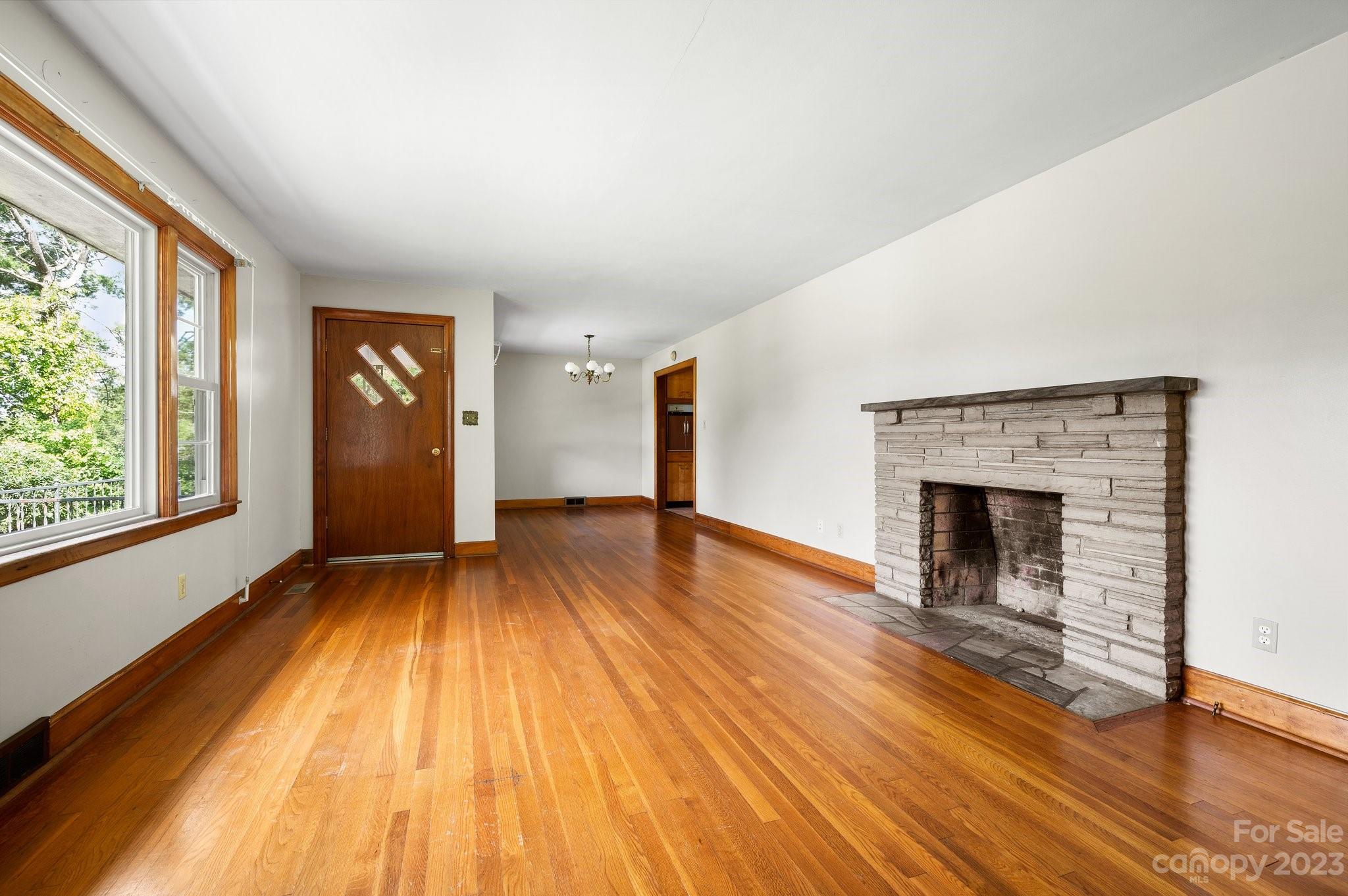 15 Larlyn Lane Asheville NC 28804