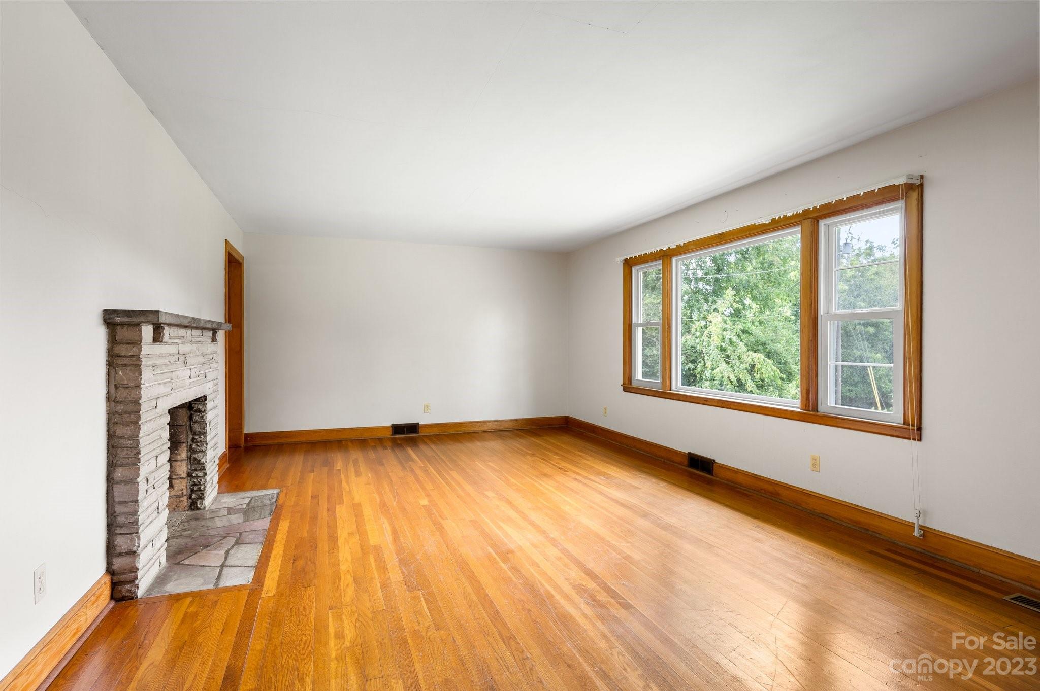 15 Larlyn Lane Asheville NC 28804