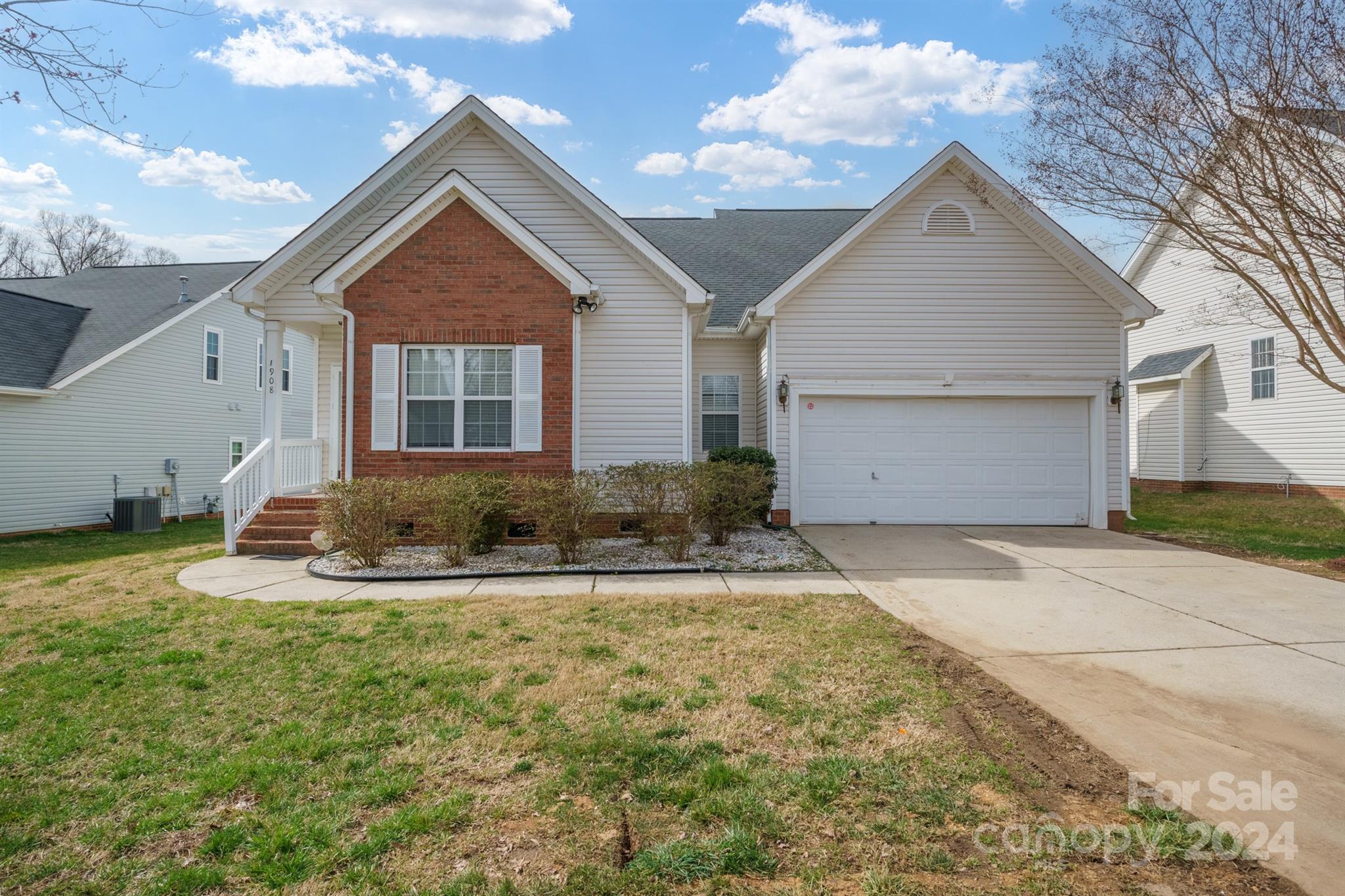 1908 Conifer Circle Charlotte NC 28213