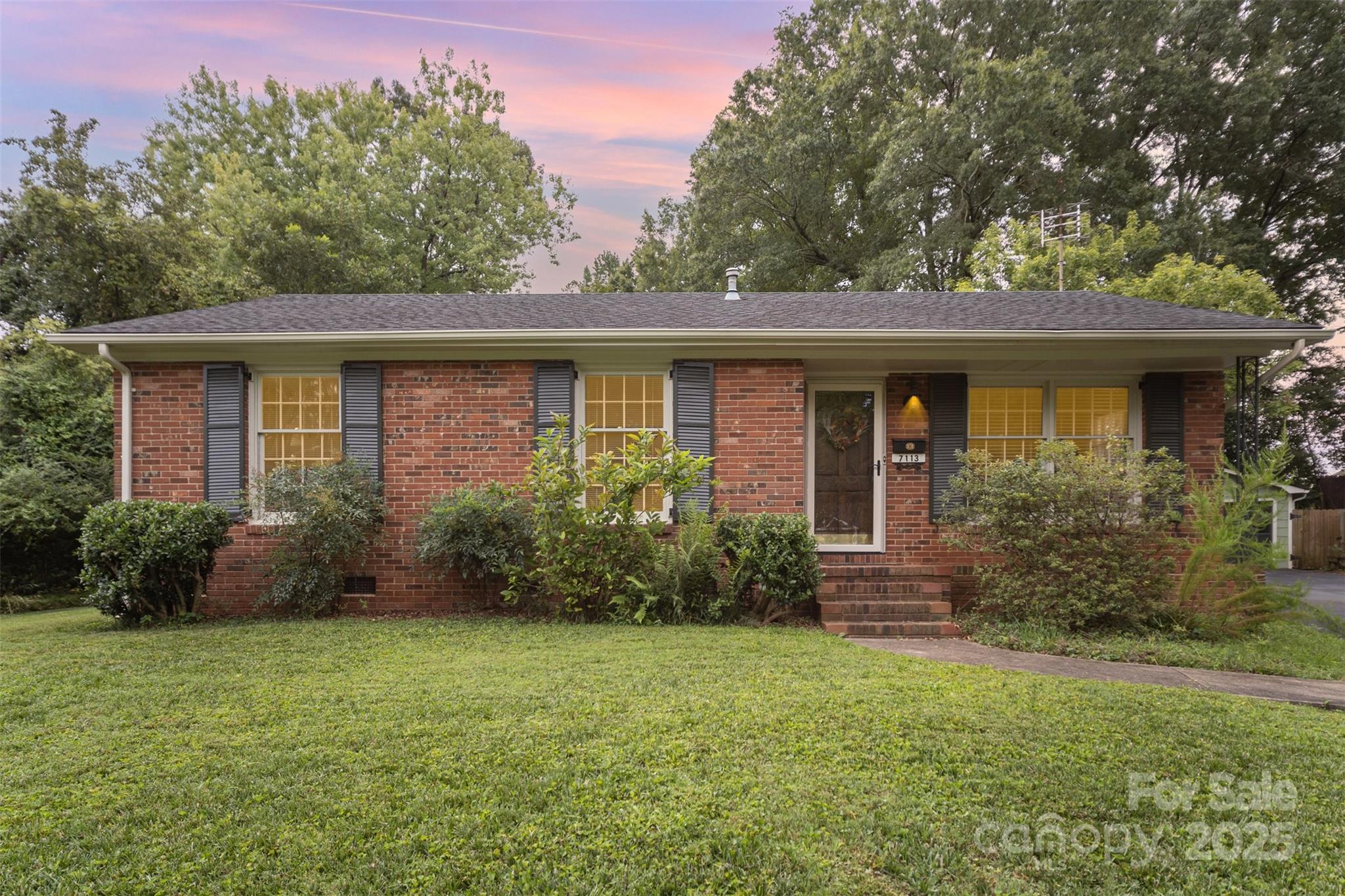 7113 Rockcliff Court Charlotte NC 28210