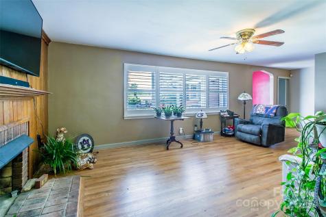 75 Hawthorne Drive Brevard NC 28712