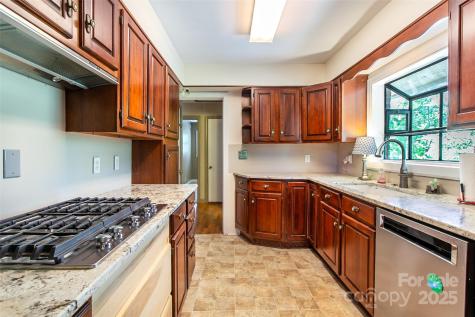75 Hawthorne Drive Brevard NC 28712