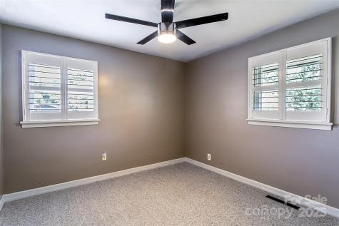 75 Hawthorne Drive Brevard NC 28712