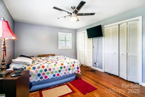 75 Hawthorne Drive Brevard NC 28712
