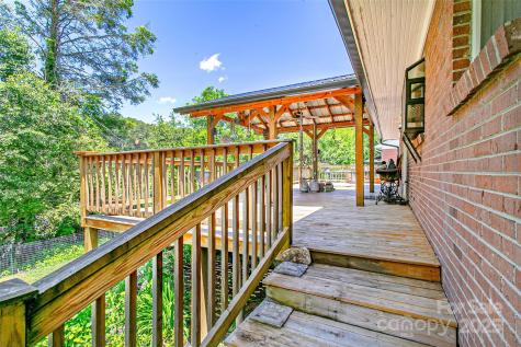 75 Hawthorne Drive Brevard NC 28712