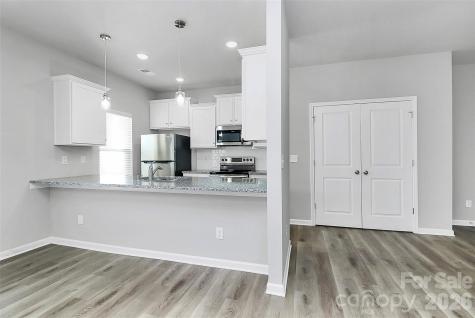 7113 Somerford Road Charlotte NC 28215