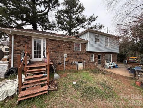 6215 Farm Pond Lane Charlotte NC 28212