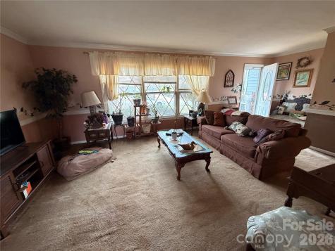 6215 Farm Pond Lane Charlotte NC 28212