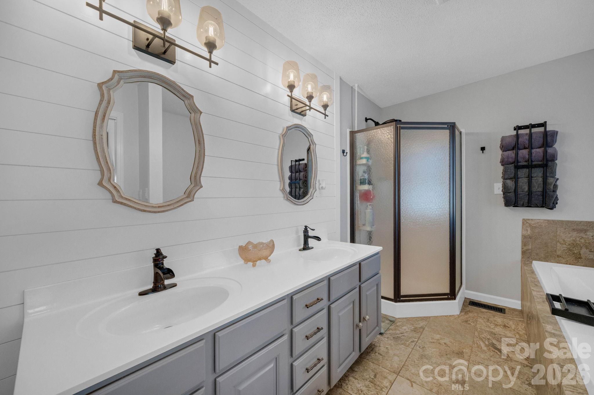 2581 Double Island Road Burnsville NC 28740