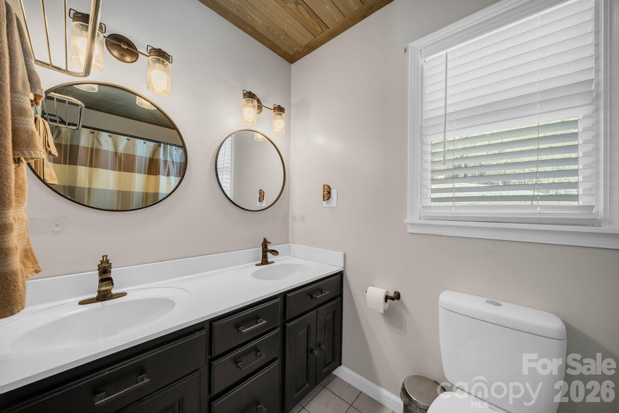 2581 Double Island Road Burnsville NC 28740