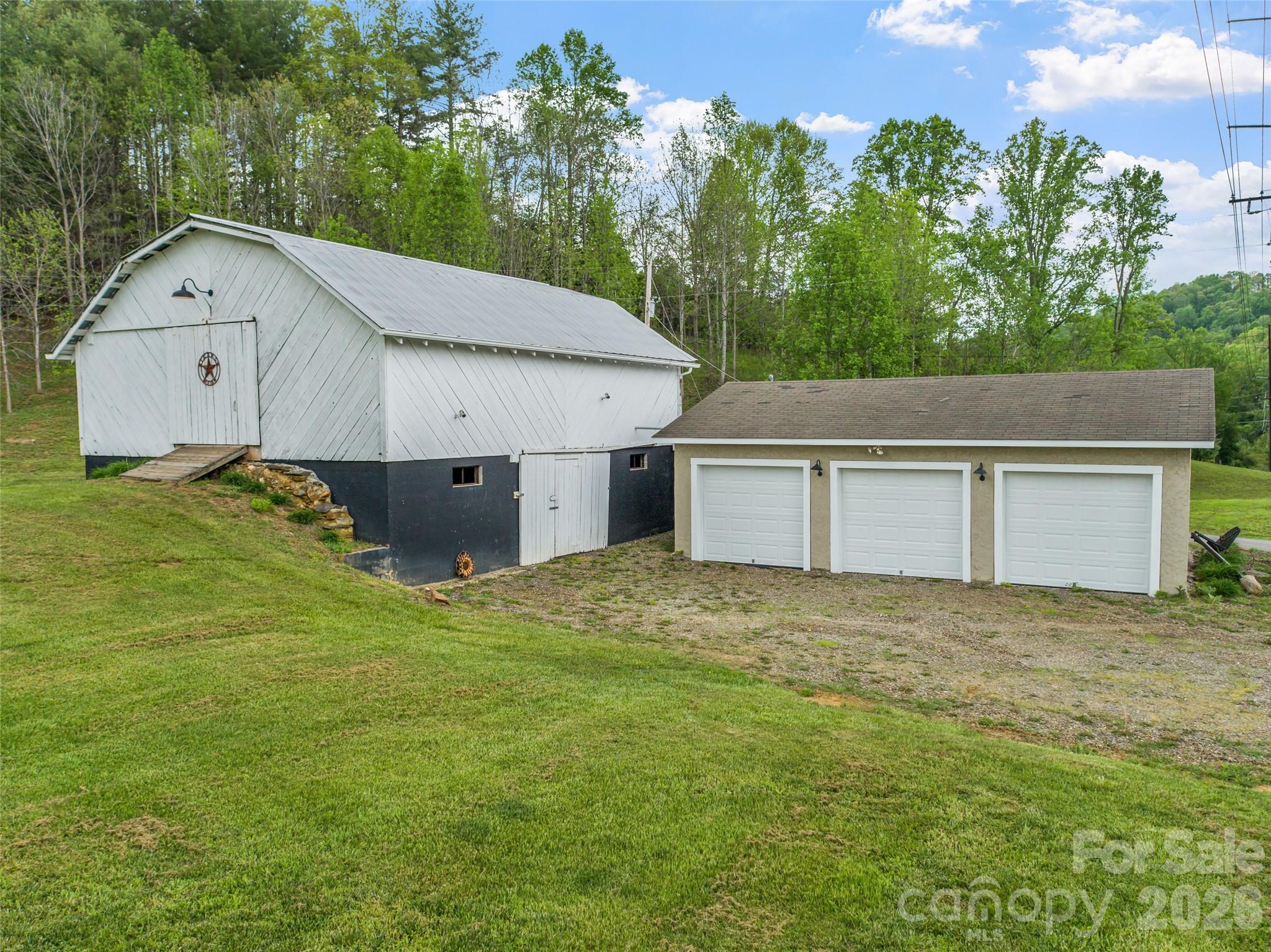 2581 Double Island Road Burnsville NC 28740